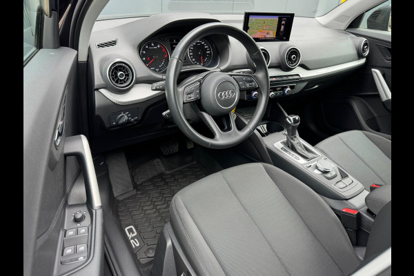Audi Q2 35 TFSI * Navigatie * Parkeersensoren * 18 inch velgen *