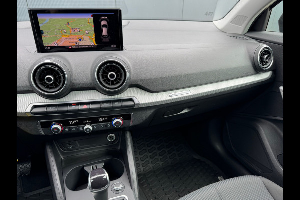 Audi Q2 35 TFSI * Navigatie * Parkeersensoren * 18 inch velgen *