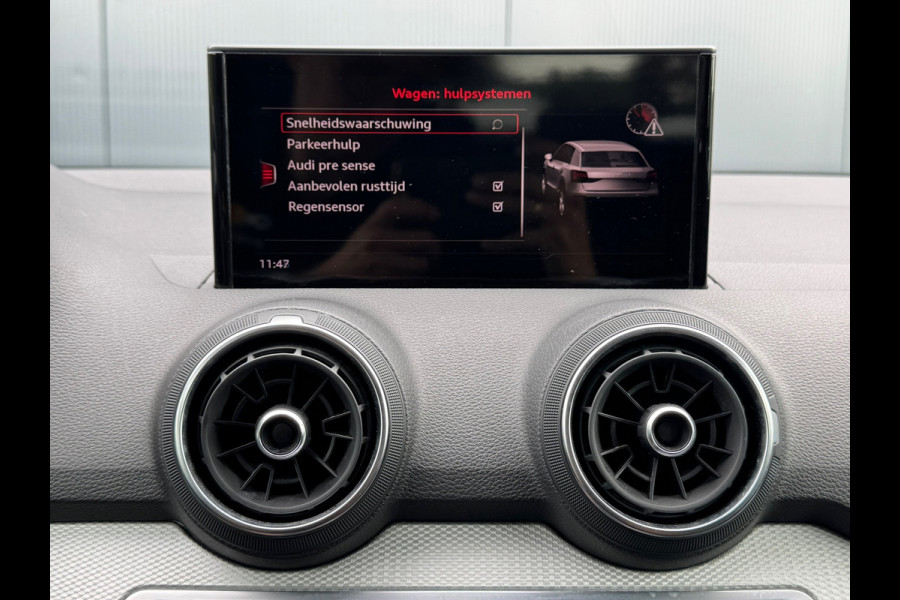 Audi Q2 35 TFSI * Navigatie * Parkeersensoren * 18 inch velgen *