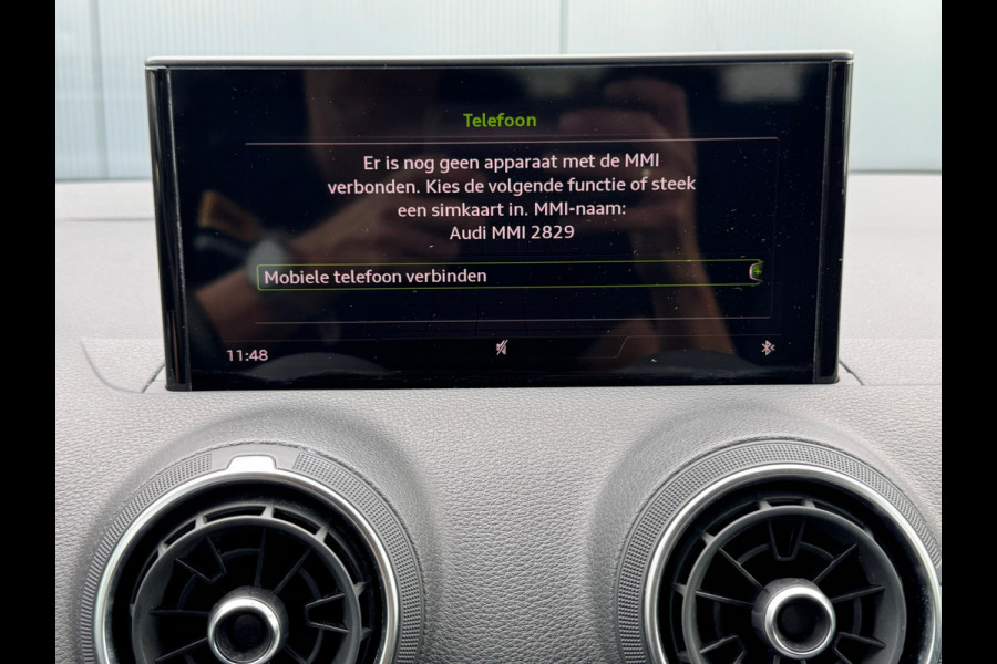 Audi Q2 35 TFSI * Navigatie * Parkeersensoren * 18 inch velgen *