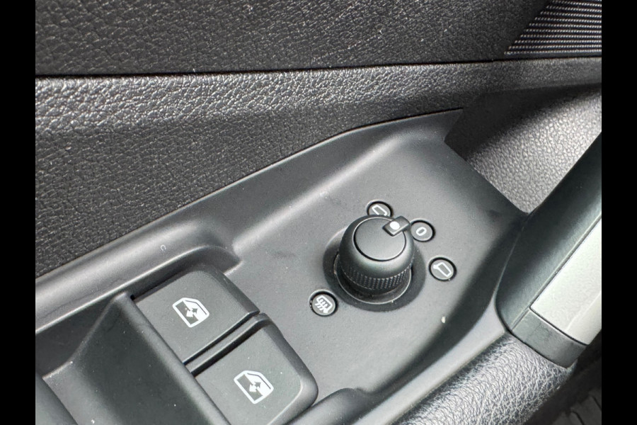 Audi Q2 35 TFSI * Navigatie * Parkeersensoren * 18 inch velgen *