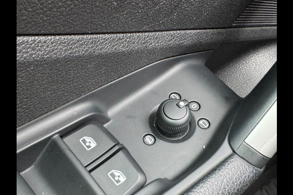 Audi Q2 35 TFSI * Navigatie * Parkeersensoren * 18 inch velgen *