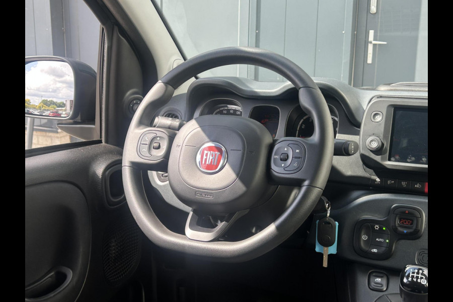 Fiat Panda 1.0 Hybrid RED Cross | Apple carplay | Climate control | Prijs is rijklaar!