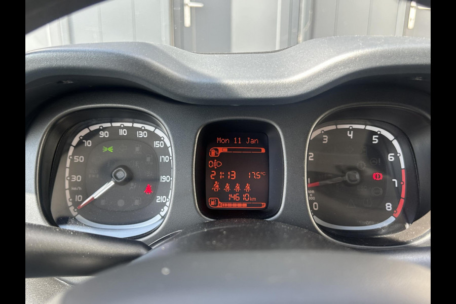 Fiat Panda 1.0 Hybrid RED Cross | Apple carplay | Climate control | Prijs is rijklaar!