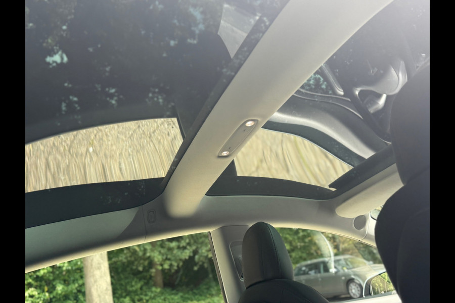Tesla Model 3 Long Range AWD 75 kWh l Pano l AutoPilot l Camera l