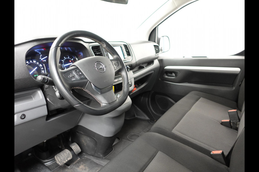 Opel Vivaro 145pk Automaat L3H1 Dubbele cabine 6-zits Navigatie Camera Trekhaak Apple carplay Parkeersensoren Cruise control