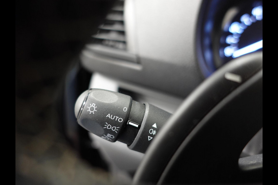 Opel Vivaro 145pk Automaat L3H1 Dubbele cabine 6-zits Navigatie Camera Trekhaak Apple carplay Parkeersensoren Cruise control