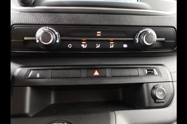 Opel Vivaro 145pk Automaat L3H1 Dubbele cabine 6-zits Navigatie Camera Trekhaak Apple carplay Parkeersensoren Cruise control