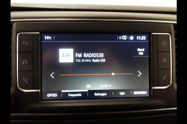 Opel Vivaro 145pk Automaat L3H1 Dubbele cabine 6-zits Navigatie Camera Trekhaak Apple carplay Parkeersensoren Cruise control