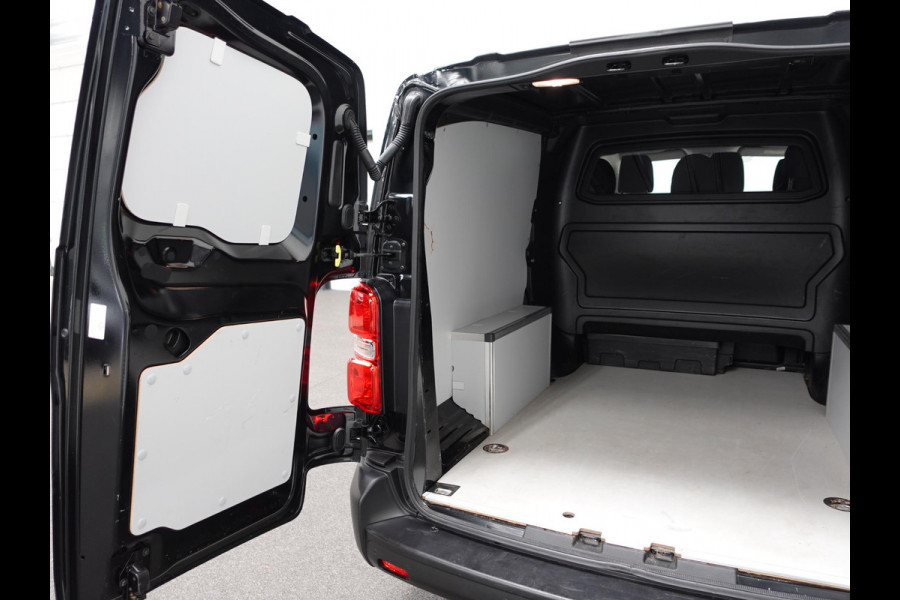 Opel Vivaro 145pk Automaat L3H1 Dubbele cabine 6-zits Navigatie Camera Trekhaak Apple carplay Parkeersensoren Cruise control