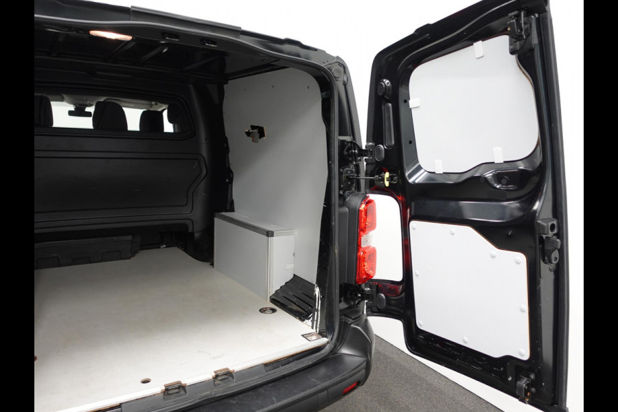 Opel Vivaro 145pk Automaat L3H1 Dubbele cabine 6-zits Navigatie Camera Trekhaak Apple carplay Parkeersensoren Cruise control