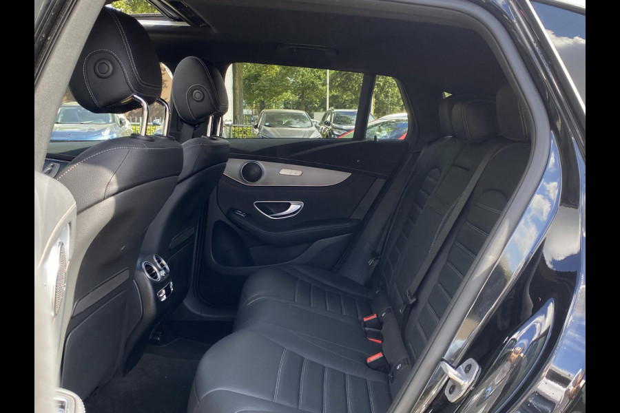 Mercedes-Benz EQC 400 4MATIC Business Solution AMG 80 kWh Adaptieve Cruise Control | 360 Camera | Stoelverkoeling + Verwarming | Trekhaak | Elektrische Stoelen met Geheugen | Unieke Km-stand | Schuifdak | Rijklaar Geleverd met 12 Maanden BOVAG Garantie!