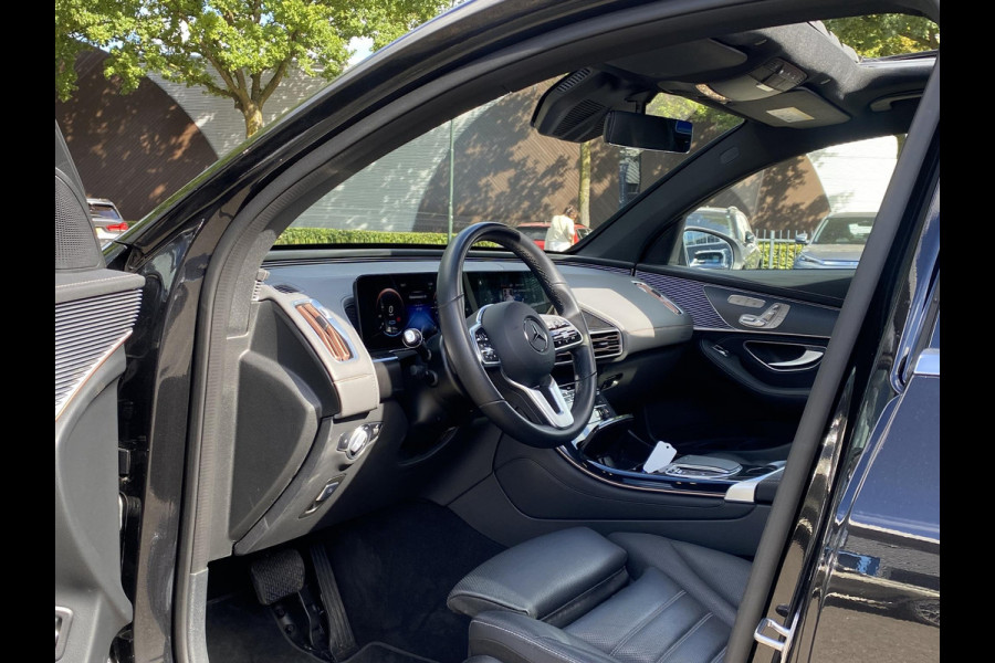 Mercedes-Benz EQC 400 4MATIC Business Solution AMG 80 kWh Adaptieve Cruise Control | 360 Camera | Stoelverkoeling + Verwarming | Trekhaak | Elektrische Stoelen met Geheugen | Unieke Km-stand | Schuifdak | Rijklaar Geleverd met 12 Maanden BOVAG Garantie!