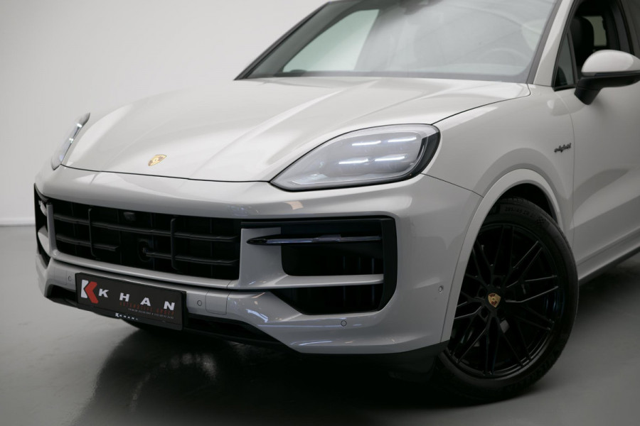 Porsche Cayenne 3.0 E-Hybrid |Pano|Krijt|SportChrono|Fabrieksgarantie t/m 2029|