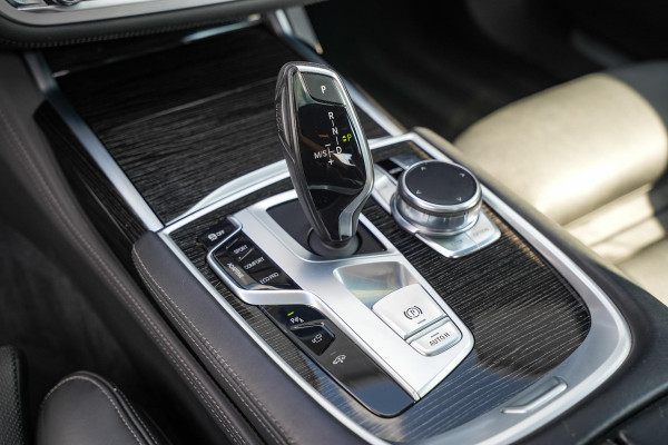 BMW 7 Serie 750i xDrive High Executive Panodak Memory Harman Kardon 360 Cam ACC DAB+
