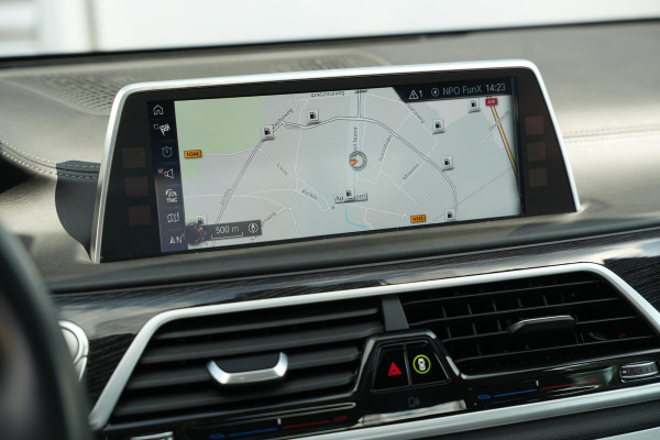 BMW 7 Serie 750i xDrive High Executive Panodak Memory Harman Kardon 360 Cam ACC DAB+