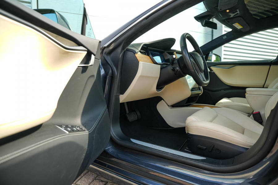 Tesla Model S Long Range Pano Navi Parkeersensoren 19"L.M. Stuurverw.