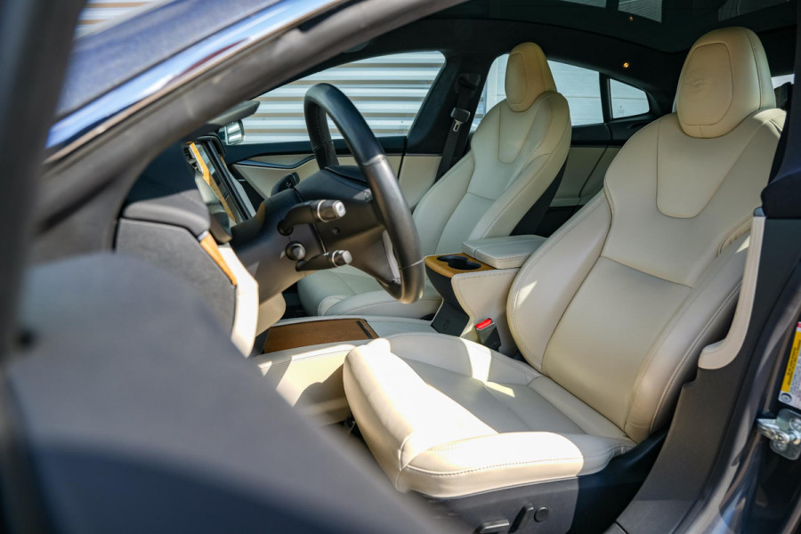 Tesla Model S Long Range Pano Navi Parkeersensoren 19"L.M. Stuurverw.