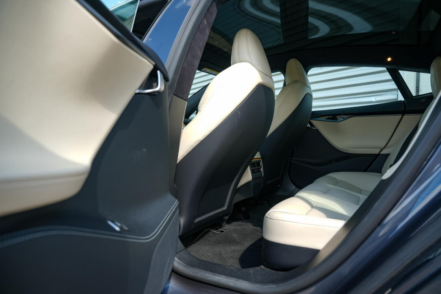 Tesla Model S Long Range Pano Navi Parkeersensoren 19"L.M. Stuurverw.