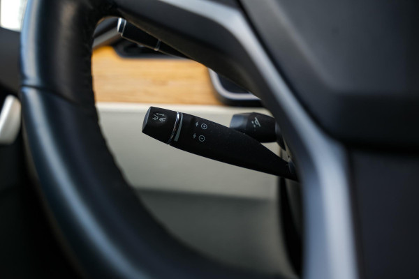 Tesla Model S Long Range Pano Navi Parkeersensoren 19"L.M. Stuurverw.