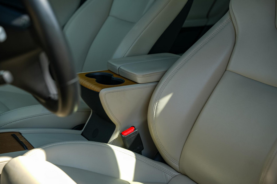 Tesla Model S Long Range Pano Navi Parkeersensoren 19"L.M. Stuurverw.