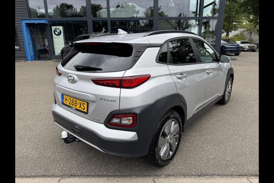 Hyundai Kona EV Premium 64 kWh 3-FASE LADER | ORIGINEEL NL AUTO MET NAP | SCHUIFDAK | LEDER | STOELVERWARMING & VERKOELING | HEAD-UP DISPLAY | AFN.TREKHAAK | RIJKLAAR MET 12 MAANDEN BOVAG GARANTIE!