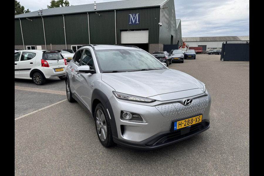 Hyundai Kona EV Premium 64 kWh 3-FASE LADER | ORIGINEEL NL AUTO MET NAP | SCHUIFDAK | LEDER | STOELVERWARMING & VERKOELING | HEAD-UP DISPLAY | AFN.TREKHAAK | RIJKLAAR MET 12 MAANDEN BOVAG GARANTIE!