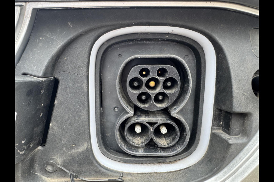 Hyundai Kona EV Premium 64 kWh 3-FASE LADER | ORIGINEEL NL AUTO MET NAP | SCHUIFDAK | LEDER | STOELVERWARMING & VERKOELING | HEAD-UP DISPLAY | AFN.TREKHAAK | RIJKLAAR MET 12 MAANDEN BOVAG GARANTIE!