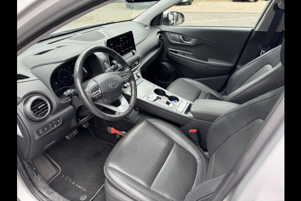 Hyundai Kona EV Premium 64 kWh 3-FASE LADER | ORIGINEEL NL AUTO MET NAP | SCHUIFDAK | LEDER | STOELVERWARMING & VERKOELING | HEAD-UP DISPLAY | AFN.TREKHAAK | RIJKLAAR MET 12 MAANDEN BOVAG GARANTIE!
