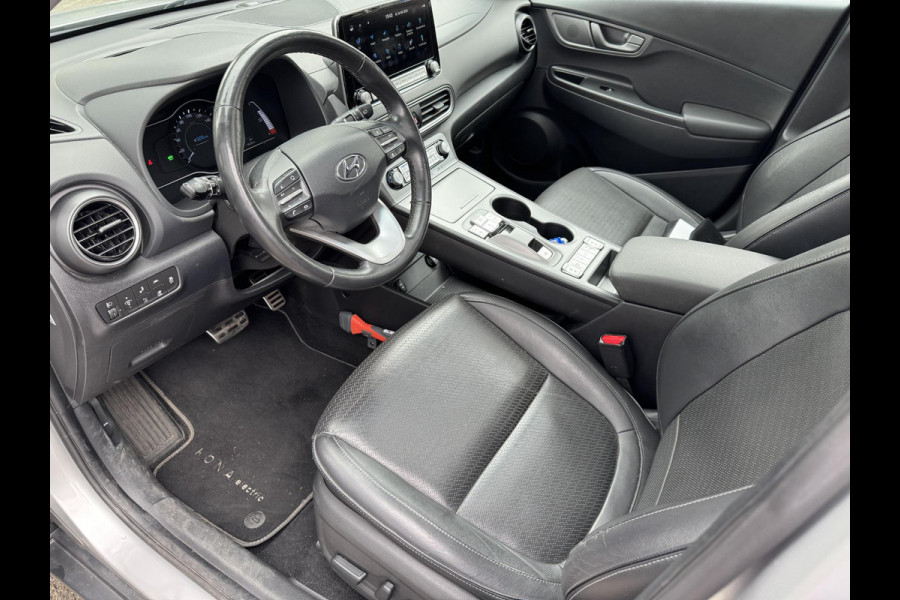 Hyundai Kona EV Premium 64 kWh 3-FASE LADER | ORIGINEEL NL AUTO MET NAP | SCHUIFDAK | LEDER | STOELVERWARMING & VERKOELING | HEAD-UP DISPLAY | AFN.TREKHAAK | RIJKLAAR MET 12 MAANDEN BOVAG GARANTIE!