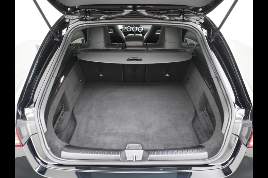 Mercedes-Benz CLA-Klasse Shooting Brake 250 e AMG Line VAN: 36.900,- VOOR: 33.330,- UW HERFSTVOORDEEL: 3.570,- PHEV PLUG-IN HYBRIDE | 1e EIGENAAR | UNIEKE KM-STAND | LEDER | PANORAMADAK | CAMERA | AMBIENT SFEERVERLICHTING | RIJKLAAR GELEVERD INCL. 12 MAANDEN BOVAG GARANTIE