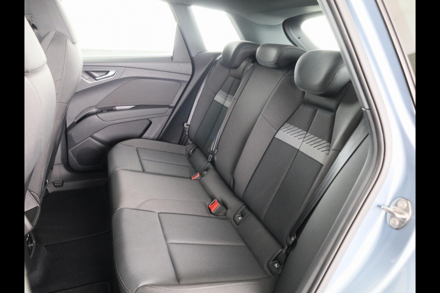 Audi Q4 e-tron 35 Launch edition Advanced 55 kWh 170pk | Matrix Led | Warmtepomp | Stoelverwarming | Parkeersensoren voor en achter