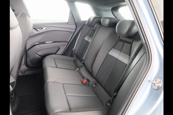 Audi Q4 e-tron 35 Launch edition Advanced 55 kWh 170pk | Matrix Led | Warmtepomp | Stoelverwarming | Parkeersensoren voor en achter