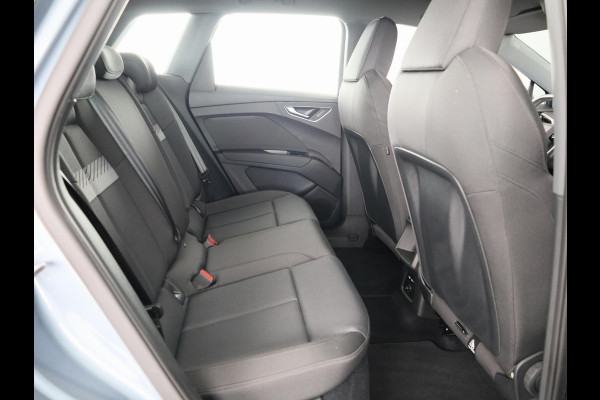 Audi Q4 e-tron 35 Launch edition Advanced 55 kWh 170pk | Matrix Led | Warmtepomp | Stoelverwarming | Parkeersensoren voor en achter