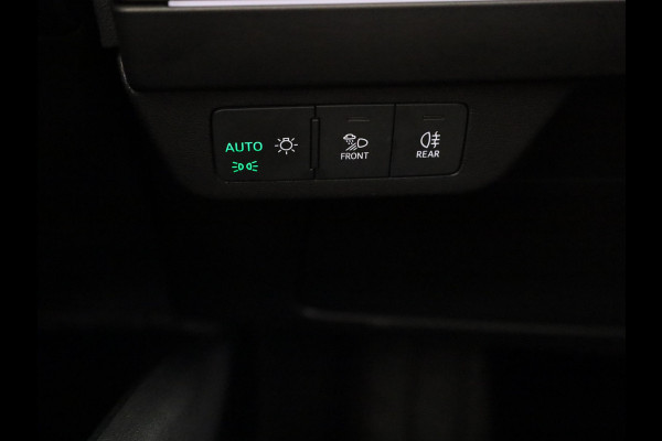 Audi Q4 e-tron 35 Launch edition Advanced 55 kWh 170pk | Matrix Led | Warmtepomp | Stoelverwarming | Parkeersensoren voor en achter