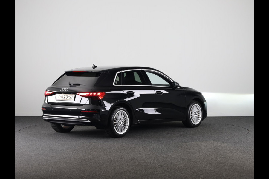 Audi A3 Sportback 35 TFSI Business edition 150 pk | Navigatie | Parkeersensoren achter | Adaptieve cruise control | Apple Carplay/Android Auto |