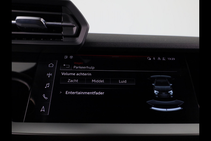 Audi A3 Sportback 35 TFSI Business edition 150 pk | Navigatie | Parkeersensoren achter | Adaptieve cruise control | Apple Carplay/Android Auto |
