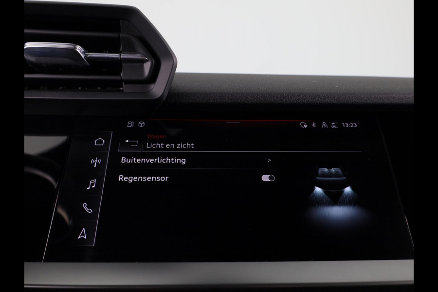 Audi A3 Sportback 35 TFSI Business edition 150 pk | Navigatie | Parkeersensoren achter | Adaptieve cruise control | Apple Carplay/Android Auto |