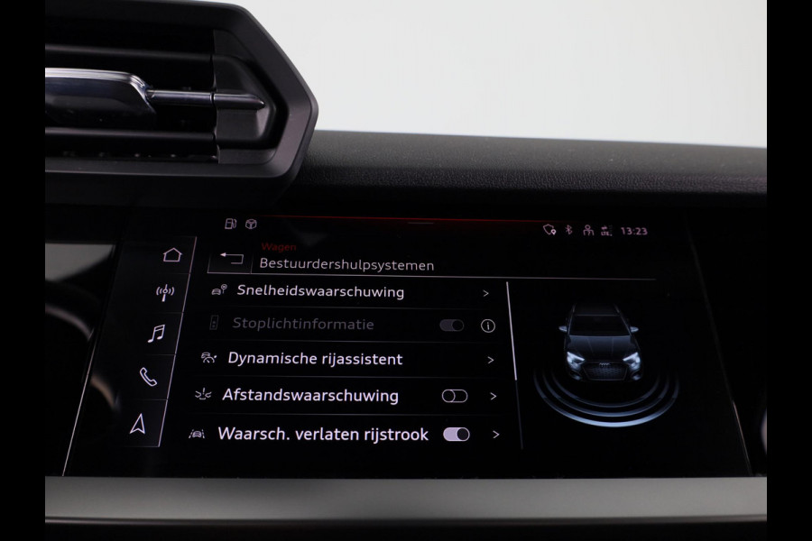 Audi A3 Sportback 35 TFSI Business edition 150 pk | Navigatie | Parkeersensoren achter | Adaptieve cruise control | Apple Carplay/Android Auto |