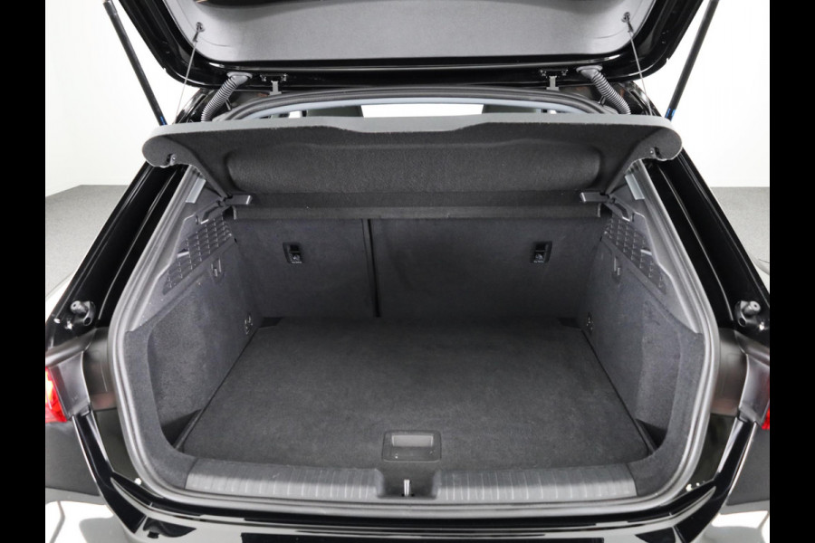 Audi A3 Sportback 35 TFSI Business edition 150 pk | Navigatie | Parkeersensoren achter | Adaptieve cruise control | Apple Carplay/Android Auto |