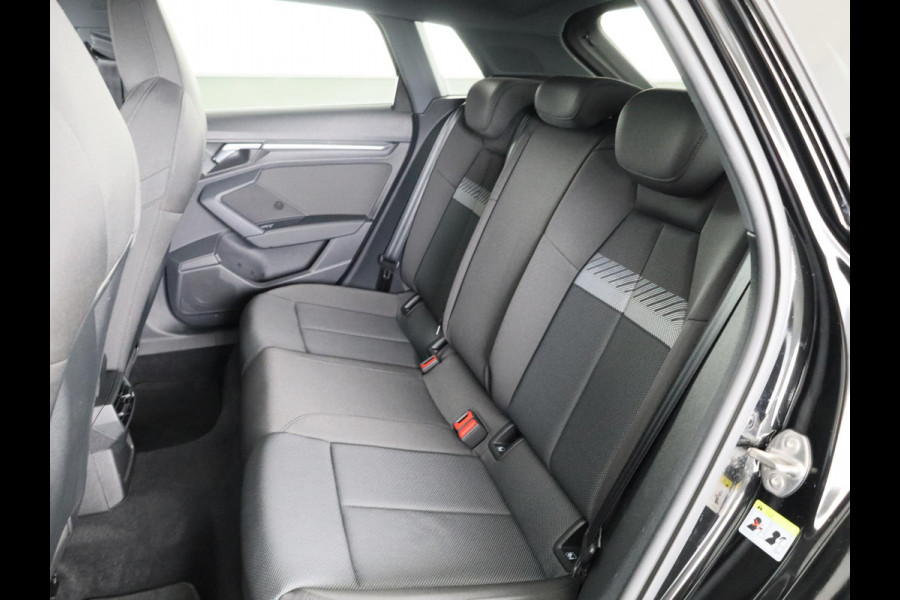 Audi A3 Sportback 35 TFSI Business edition 150 pk | Navigatie | Parkeersensoren achter | Adaptieve cruise control | Apple Carplay/Android Auto |