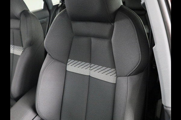 Audi A3 Sportback 35 TFSI Business edition 150 pk | Navigatie | Parkeersensoren achter | Adaptieve cruise control | Apple Carplay/Android Auto |