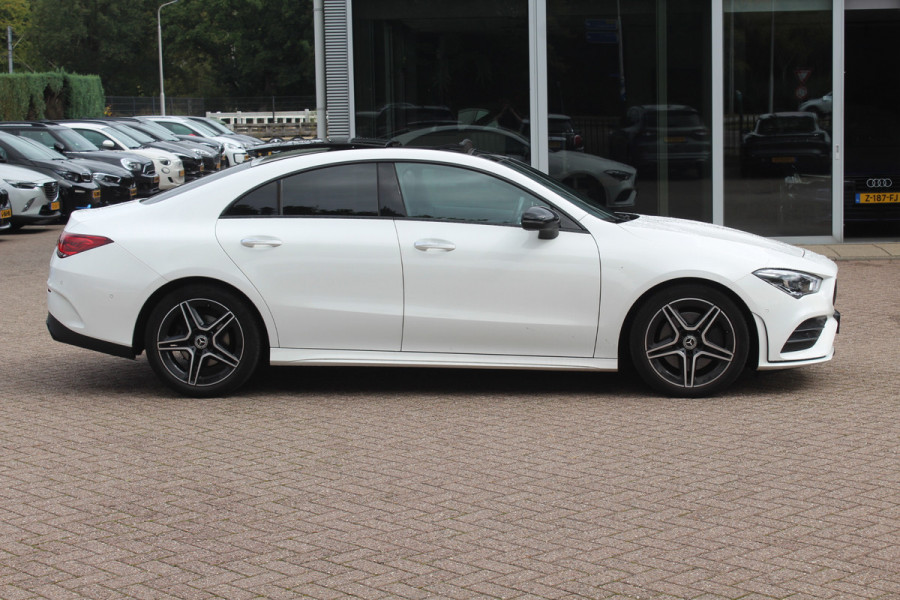 Mercedes-Benz CLA-Klasse 200 Business Solution AMG / Panoramadak / Camera / Memory seats / 18'' / Keyless / Matrix LED / Dodehoek / DAB / Stoelverwarming / Cruise Control