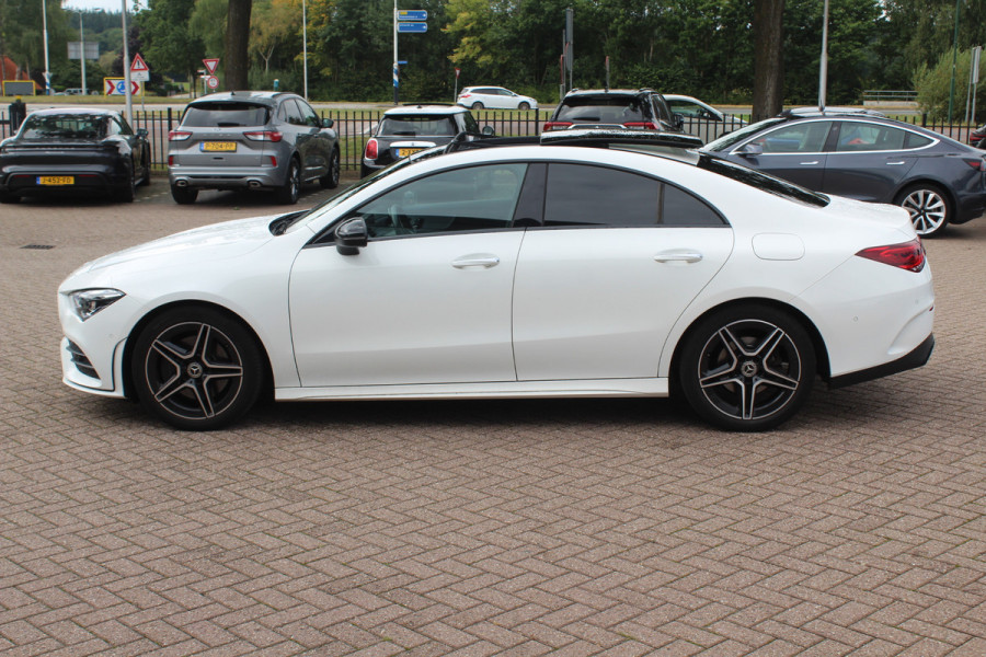 Mercedes-Benz CLA-Klasse 200 Business Solution AMG / Panoramadak / Camera / Memory seats / 18'' / Keyless / Matrix LED / Dodehoek / DAB / Stoelverwarming / Cruise Control