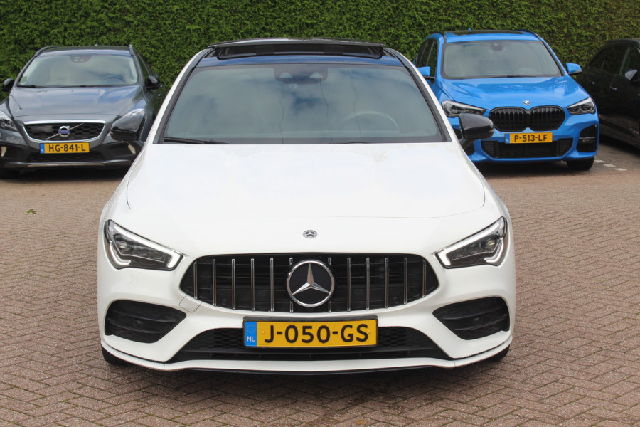 Mercedes-Benz CLA-Klasse 200 Business Solution AMG / Panoramadak / Camera / Memory seats / 18'' / Keyless / Matrix LED / Dodehoek / DAB / Stoelverwarming / Cruise Control