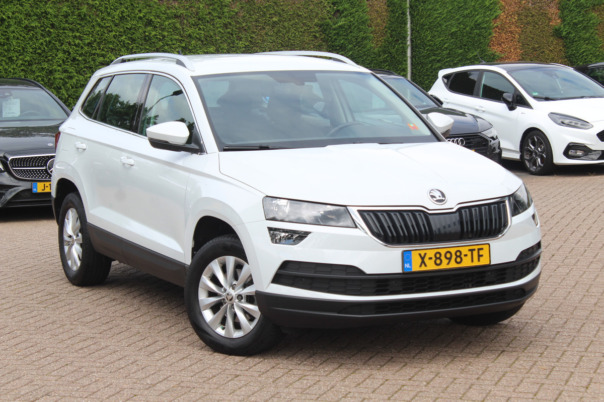 Škoda Karoq 1.0 TSI Business Edition / Trekhaak / Camera / Navigatie / Keyless / 16'' / Stoelverwarming / DAB / Cruise Control Škoda Karoq 1.0 TSI Business Edition / Trekhaak / Camera / Navigatie / Keyless / 16'' / Stoelverwarming / DAB / Cruise Control