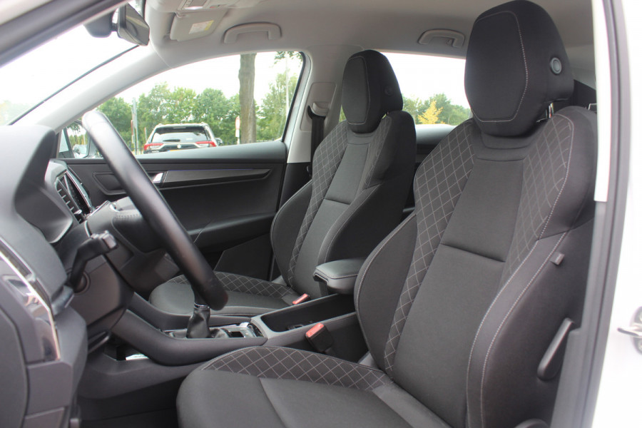 Škoda Karoq 1.0 TSI Business Edition / Trekhaak / Camera / Navigatie / Keyless / 16'' / Stoelverwarming / DAB / Cruise Control