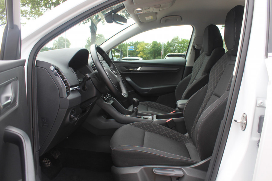 Škoda Karoq 1.0 TSI Business Edition / Trekhaak / Camera / Navigatie / Keyless / 16'' / Stoelverwarming / DAB / Cruise Control
