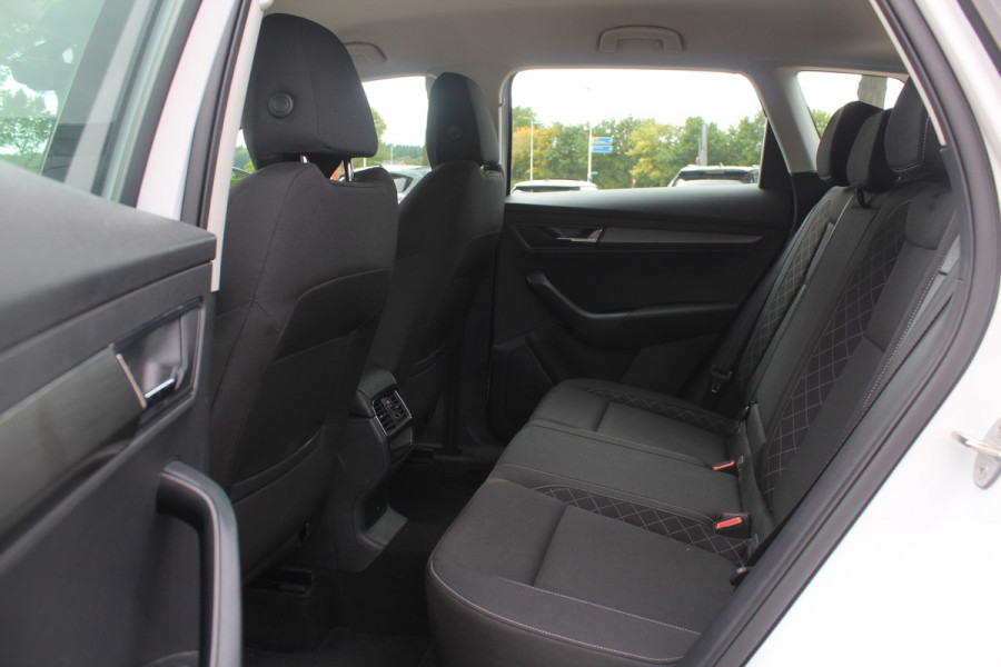 Škoda Karoq 1.0 TSI Business Edition / Trekhaak / Camera / Navigatie / Keyless / 16'' / Stoelverwarming / DAB / Cruise Control