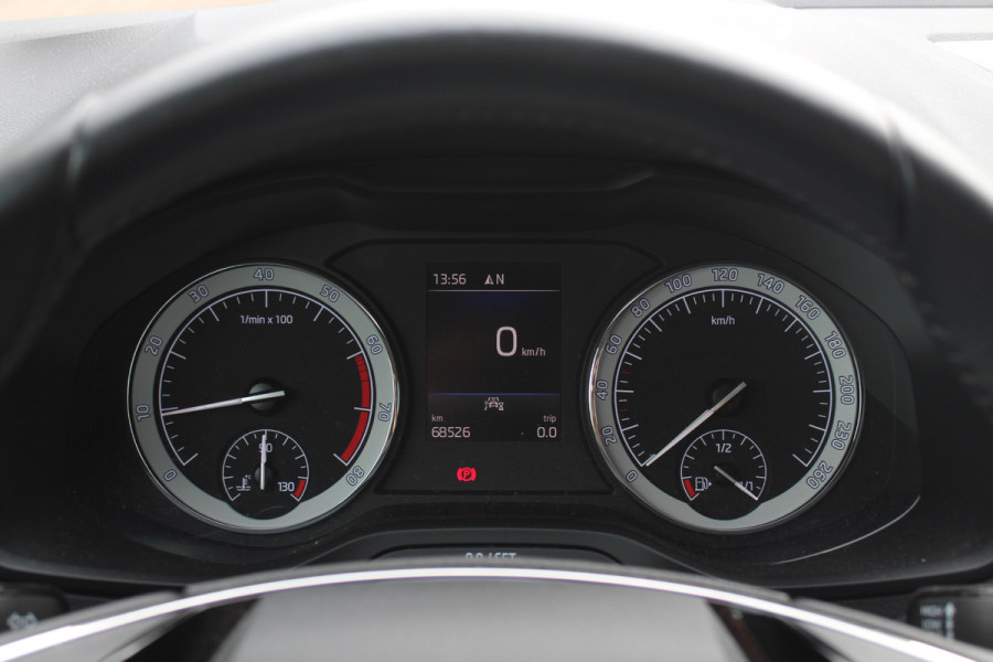 Škoda Karoq 1.0 TSI Business Edition / Trekhaak / Camera / Navigatie / Keyless / 16'' / Stoelverwarming / DAB / Cruise Control